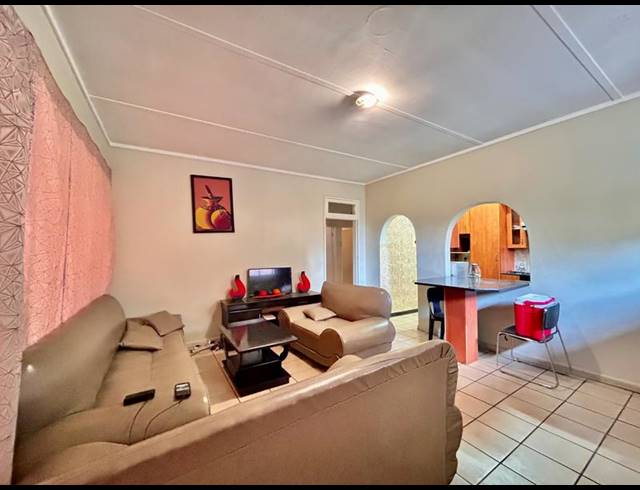 2 BEDROOM APARTMENT FOR SALE IN ARCADIA